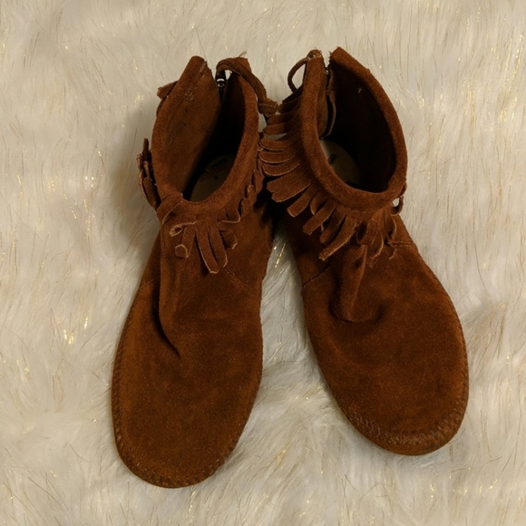 ladies moccasin shoes